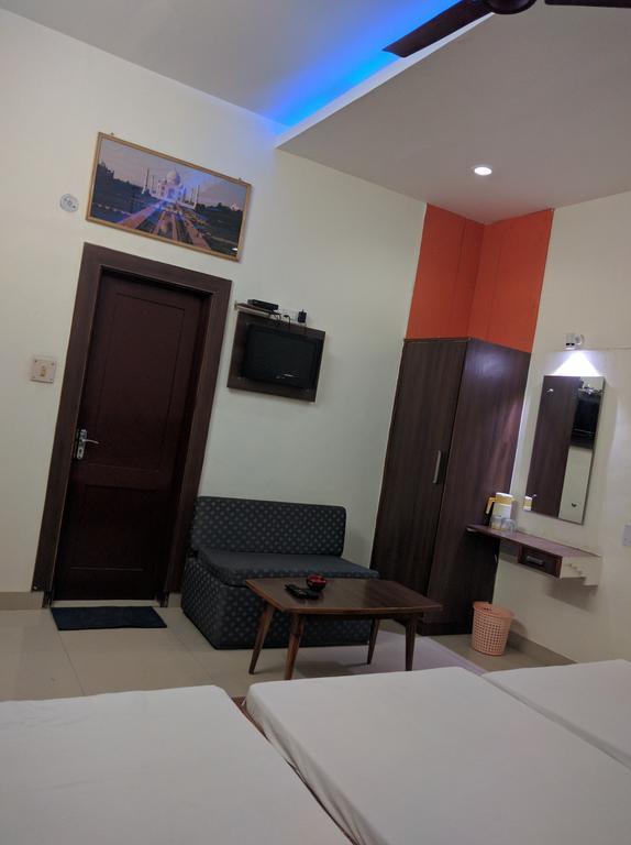 Pawan * Agra (Uttar Pradesh)
